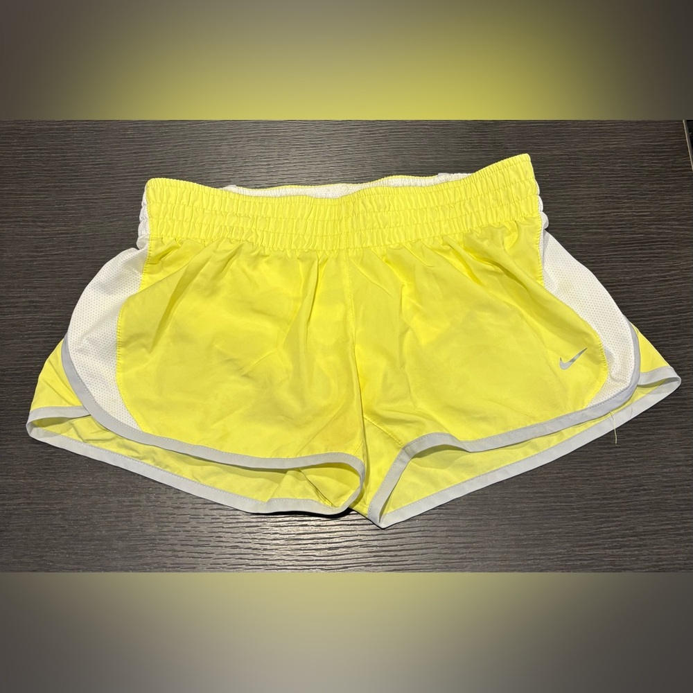 NIKE Women’s‎ Dri-Fit Yellow Athletic Running Workout Shorts Size Medium